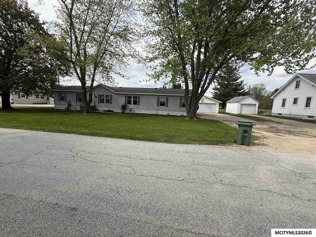 310 Bickford St - Photo 1