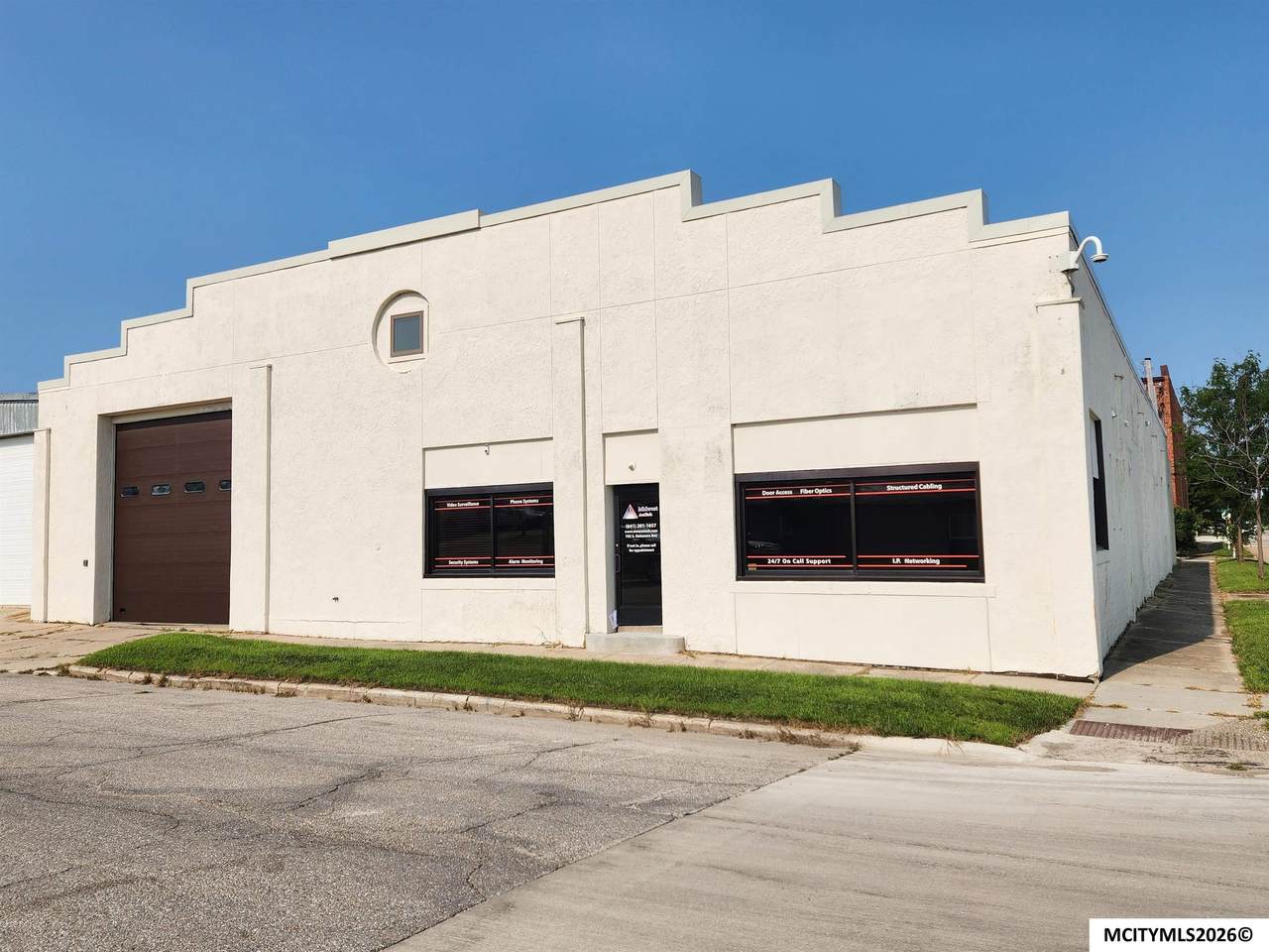 702 Delaware - Photo 1