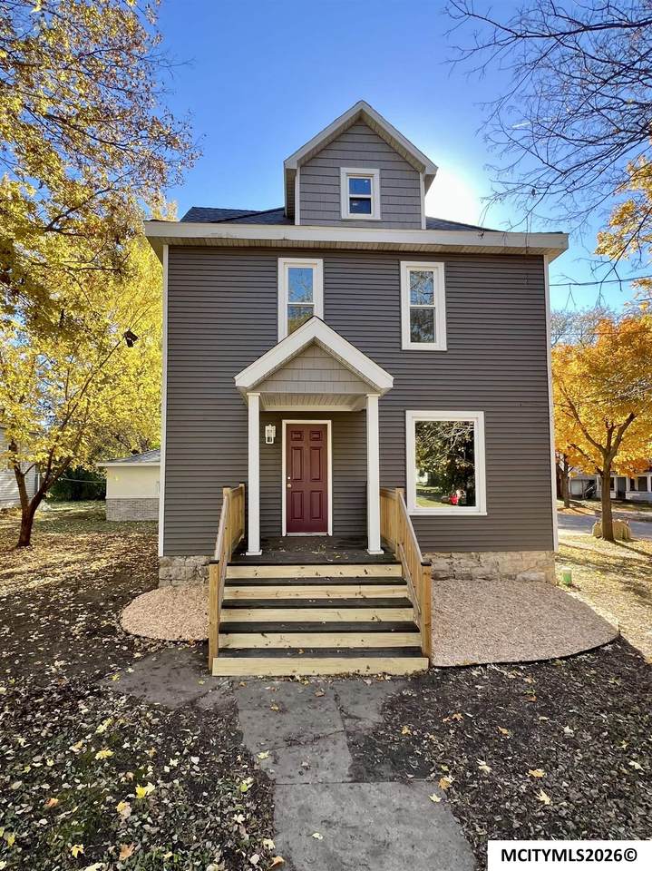 325 1st Nw - Photo 1