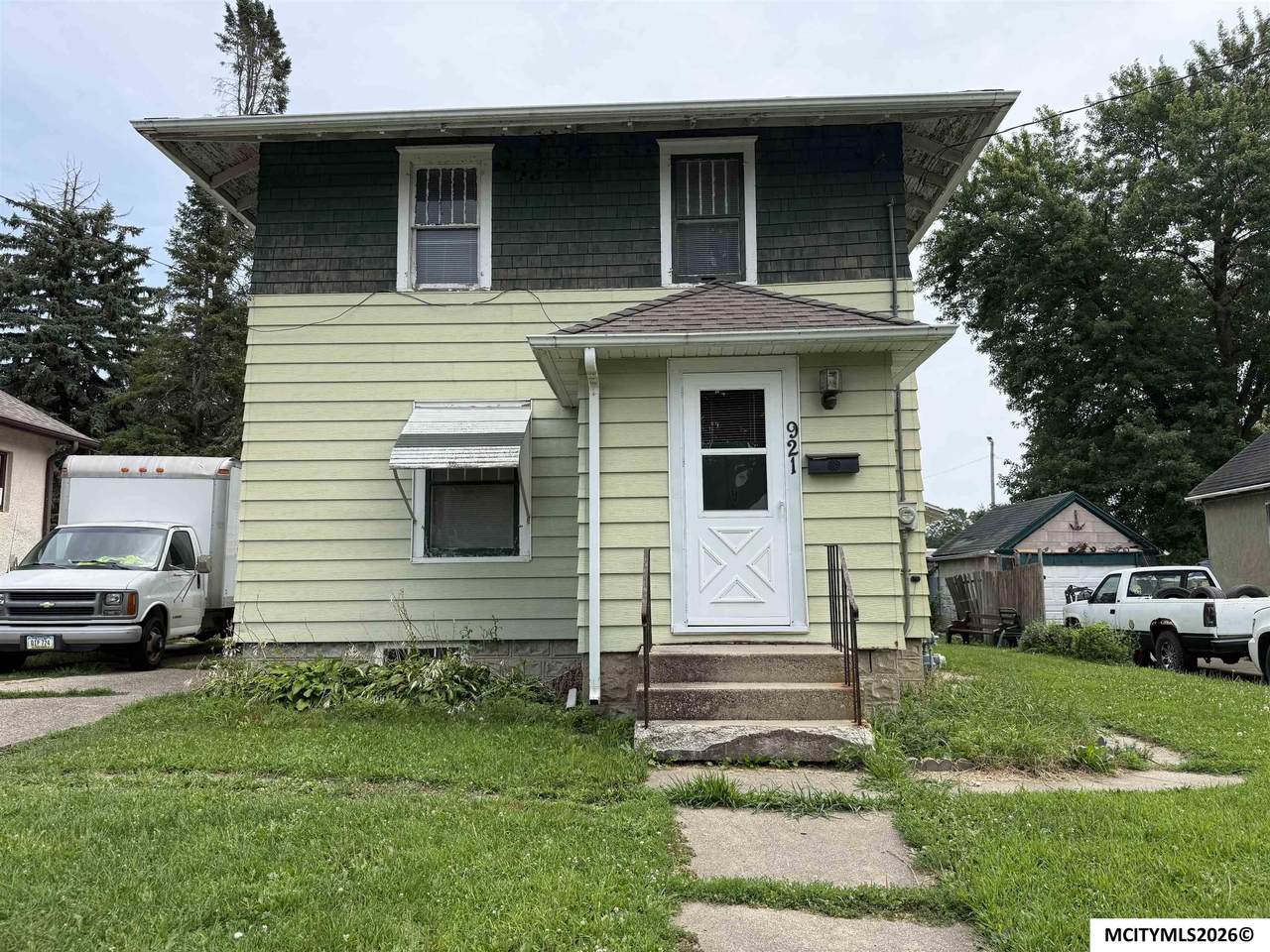 921 Jackson - Photo 1