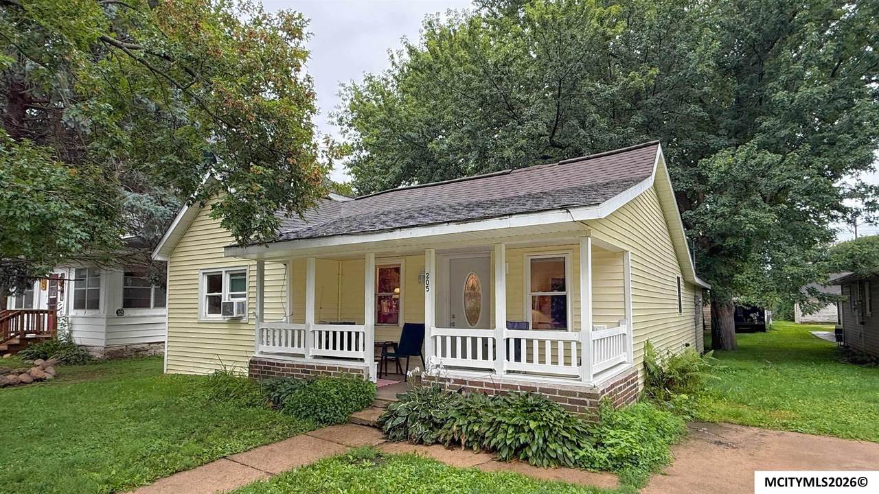 205 4th St - Photo 1
