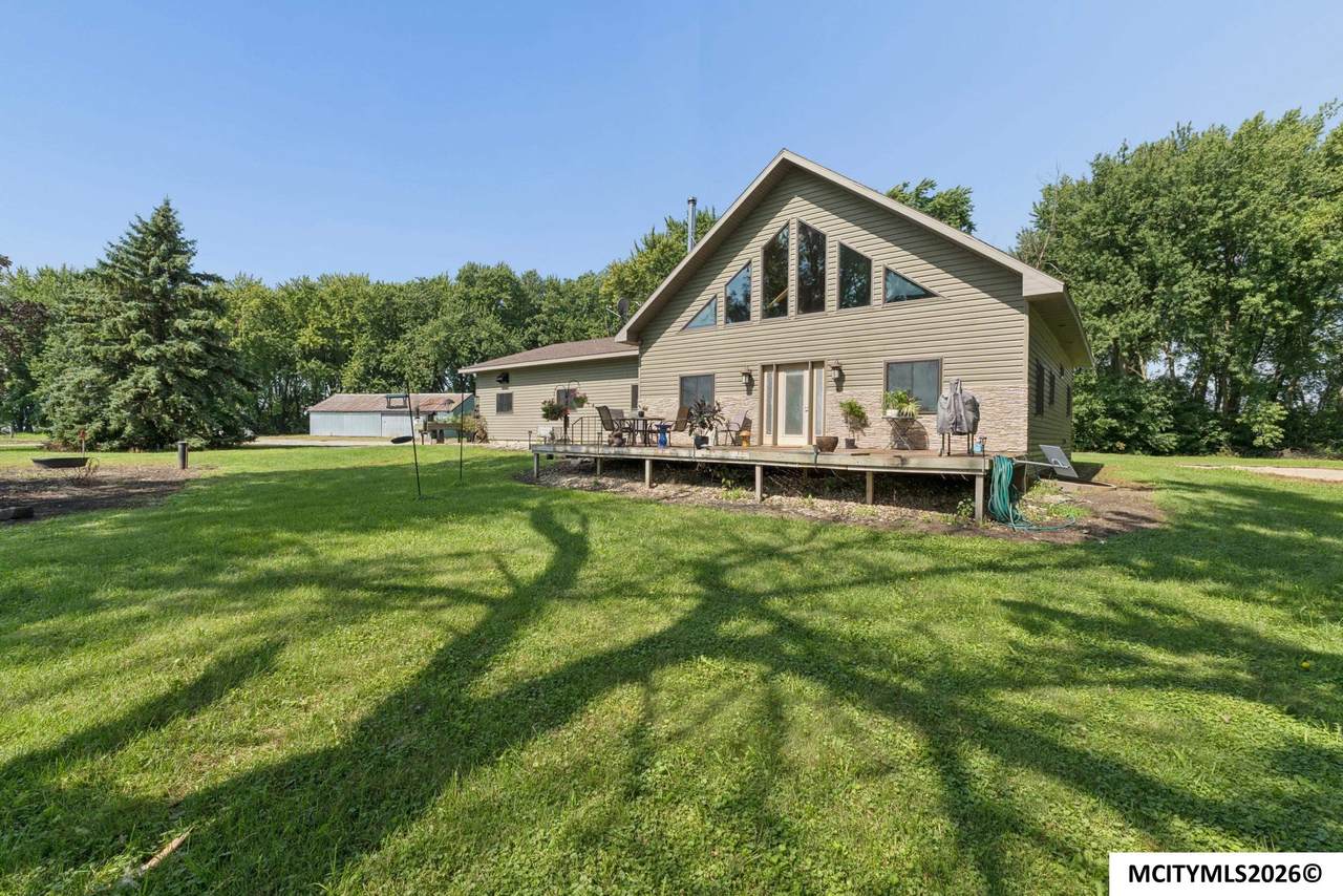 3353 Balsam Ave - Photo 1