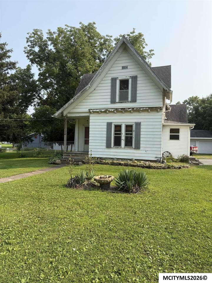 701 Main Ave - Photo 1