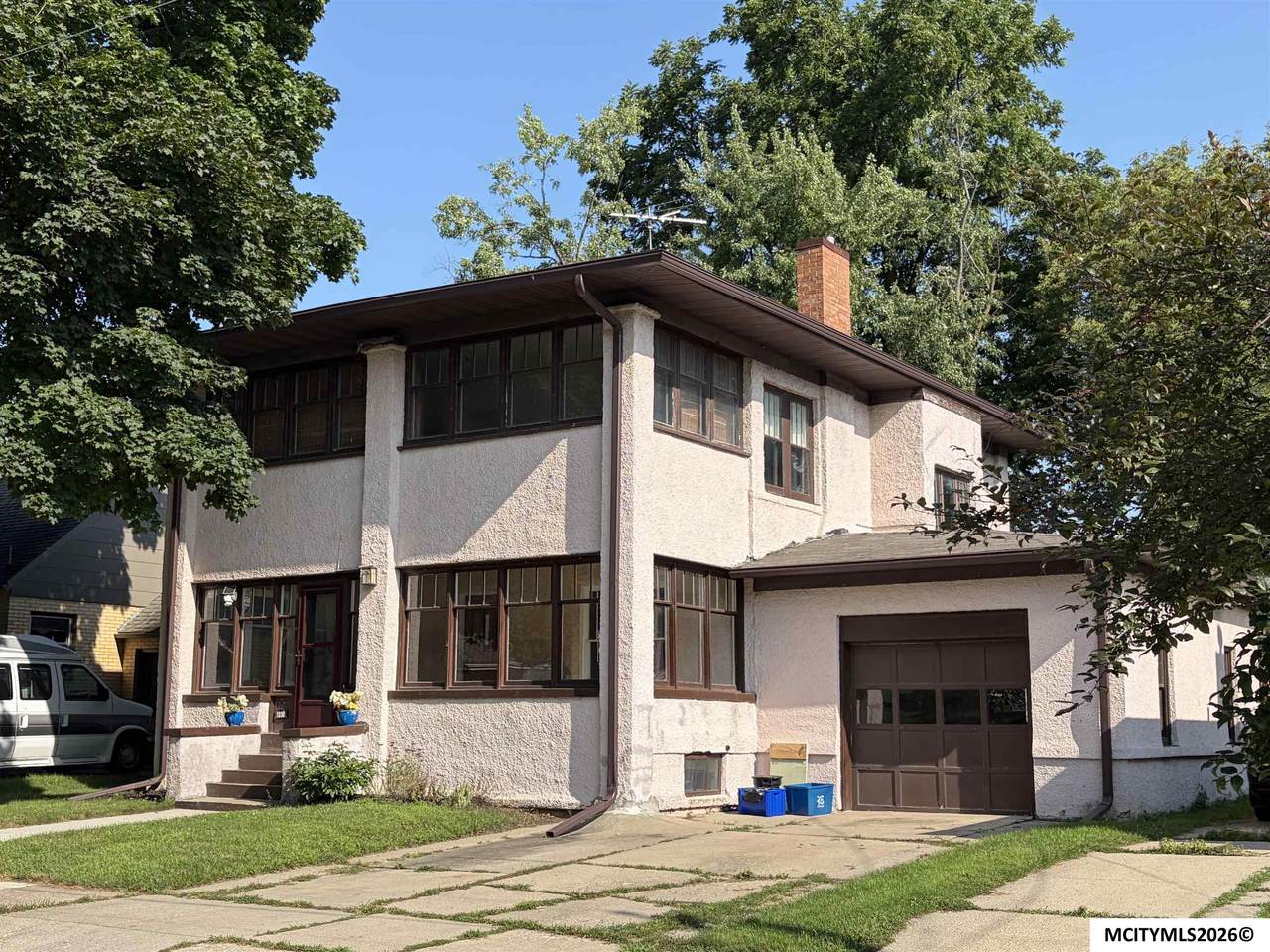 1030 2nd Nw - Photo 1