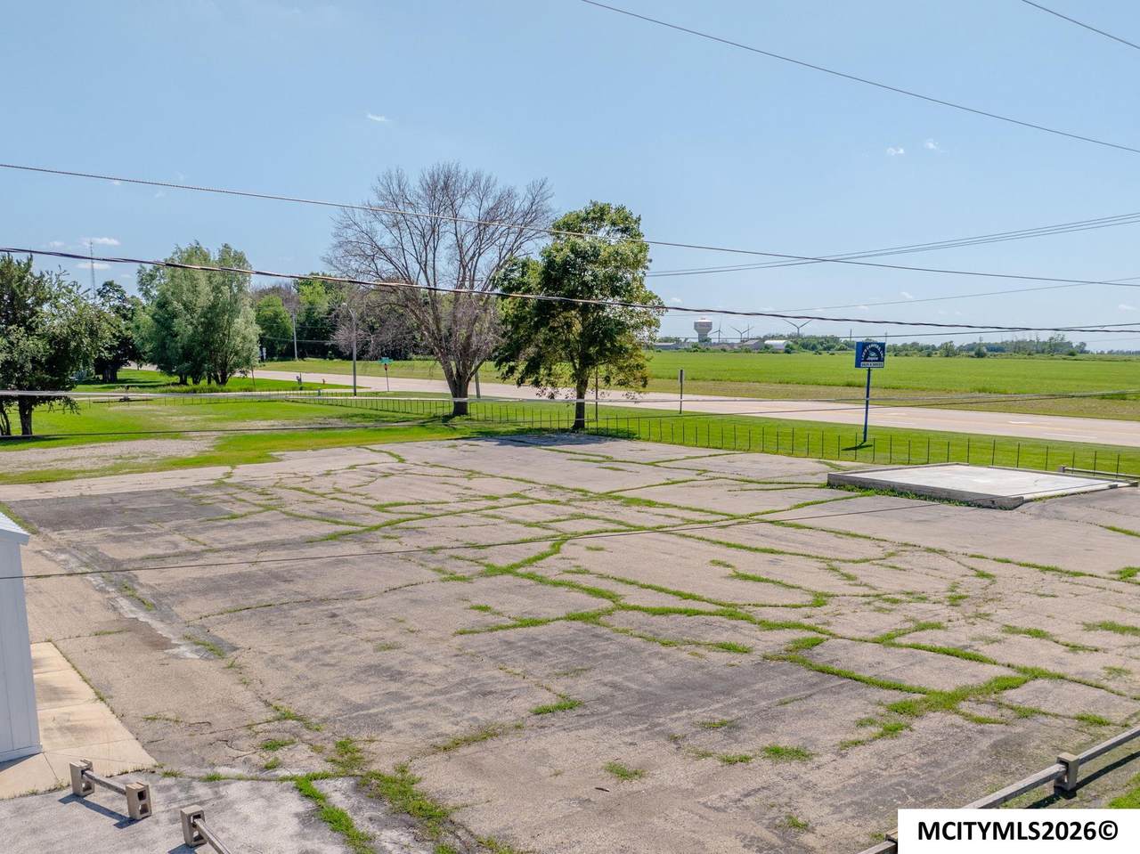  33rd Se - Photo 1