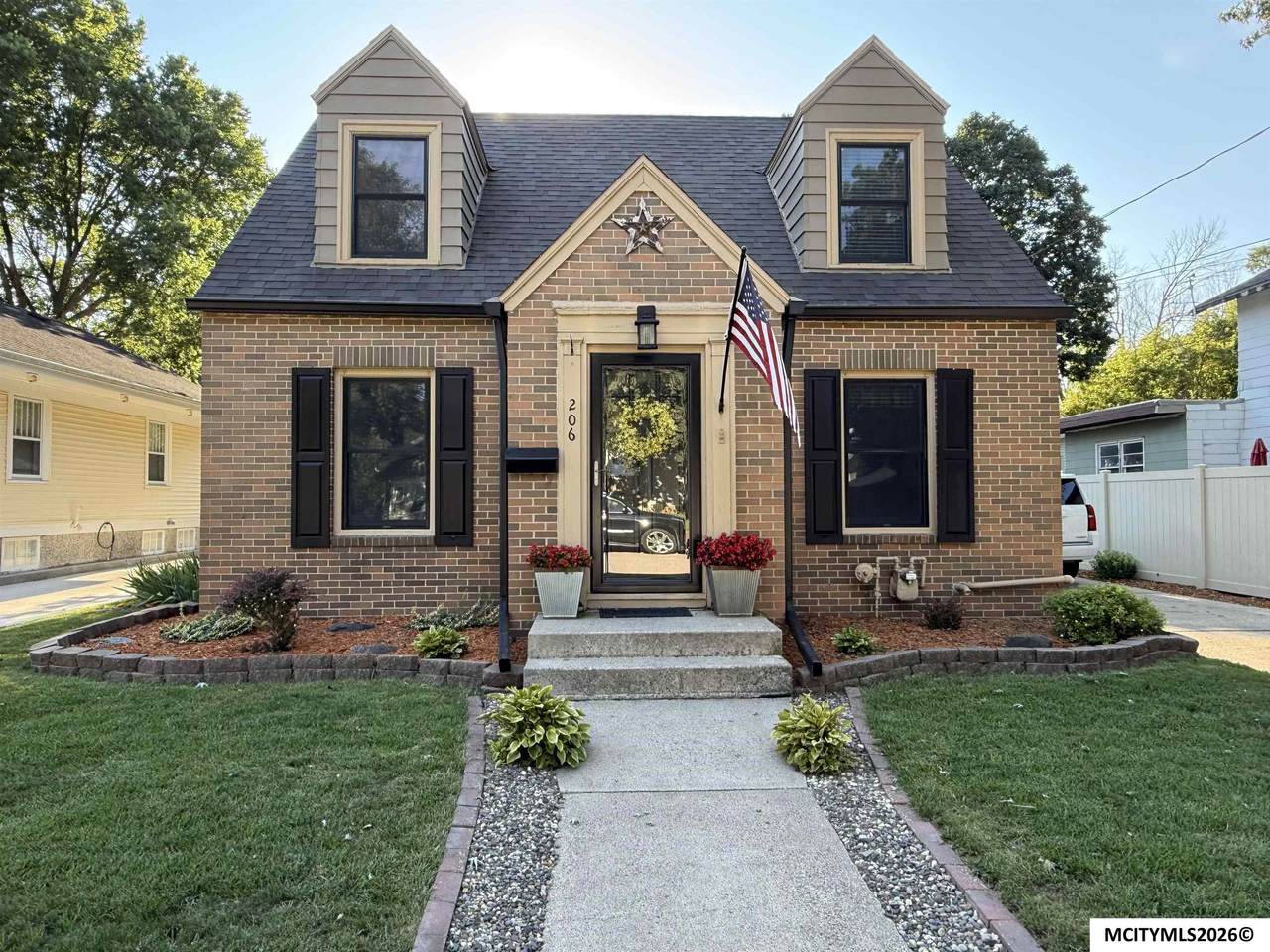 206 Rhode Island Ave - Photo 1