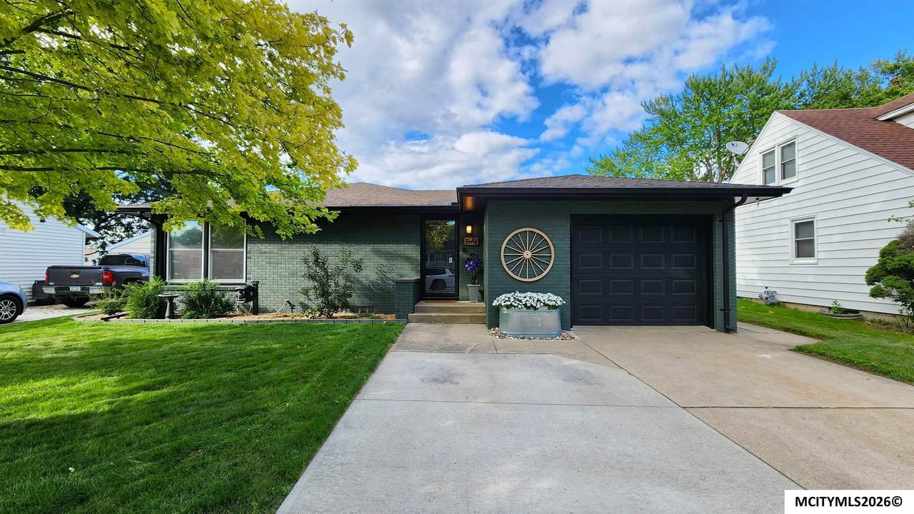 40 Mission Dr - Photo 1