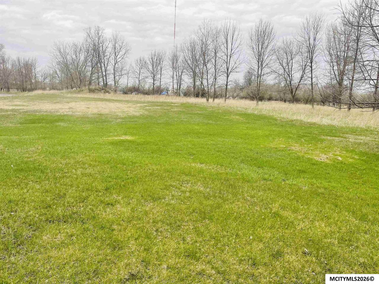  15th Sw - Photo 1