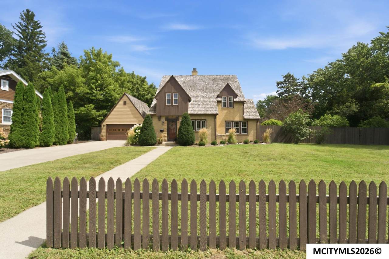 23 S Virginia - Photo 1