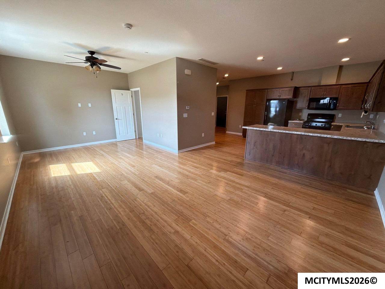 410 4th Sw - Photo 1