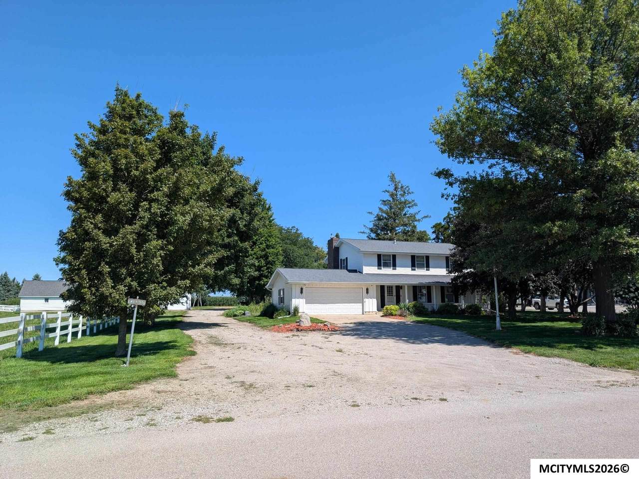1107 Main - Photo 1