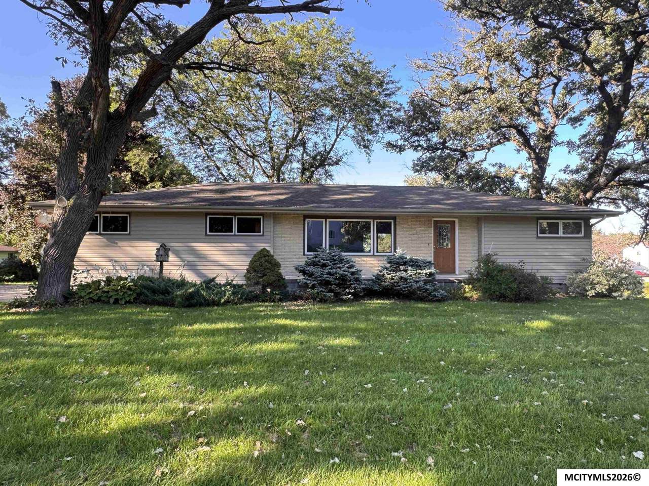 219 Madison St - Photo 1
