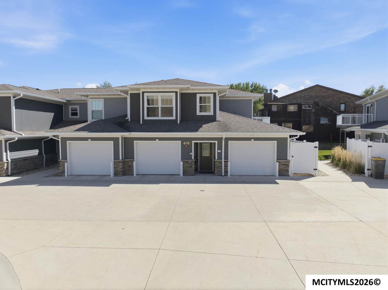 635 Briarstone Dr #10 - Photo 1