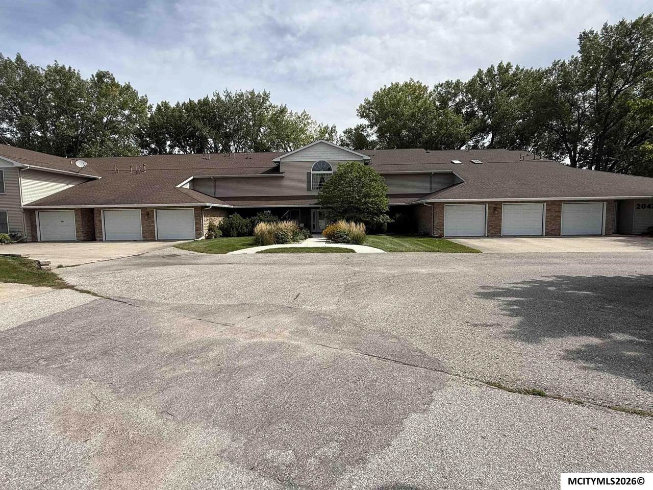 2047 Hunters Ridge #206 - Photo 1
