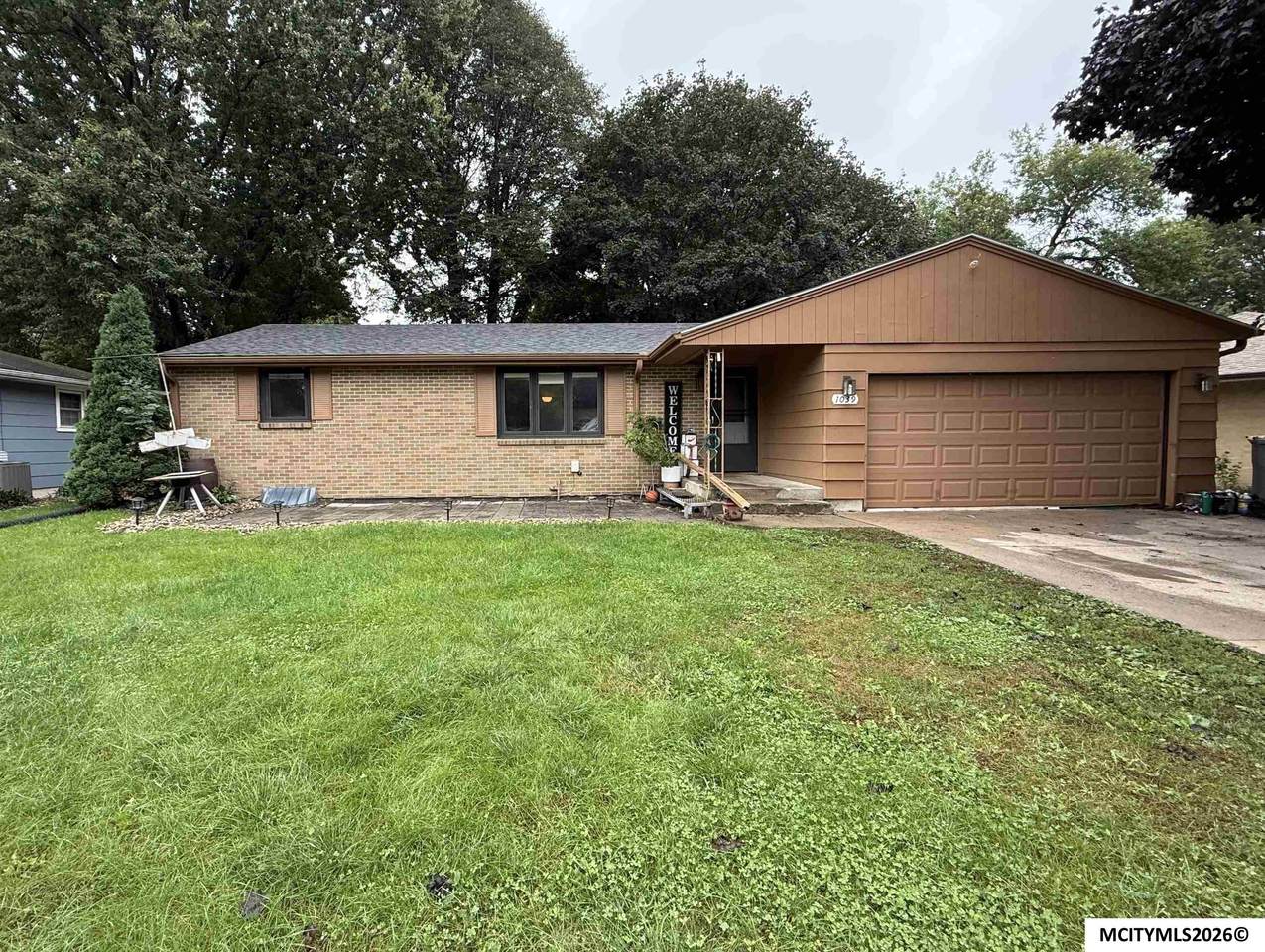 1039 Park Ln - Photo 1