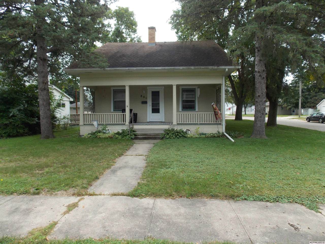 801 10th Ne - Photo 1