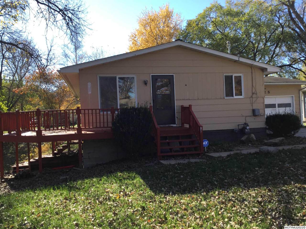 1025 11th Ne - Photo 1