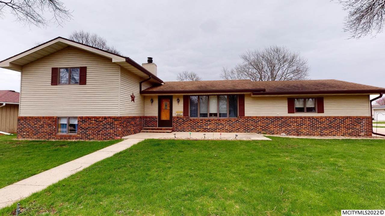 827 Indiana - Photo 1