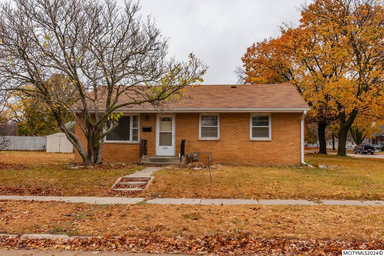 650 13th Ne - Photo 1