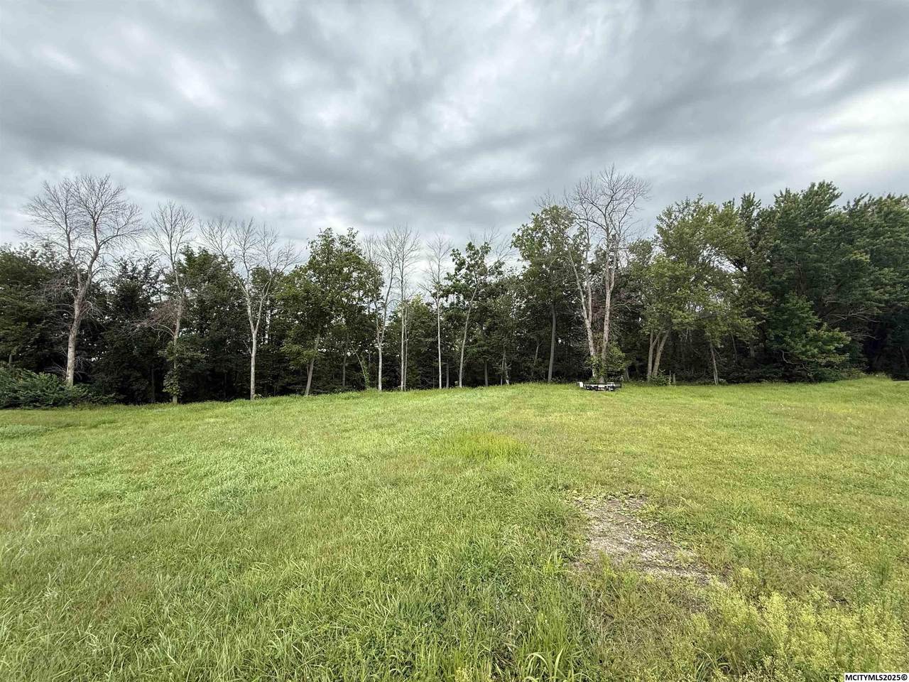 2120 336th St - Photo 1