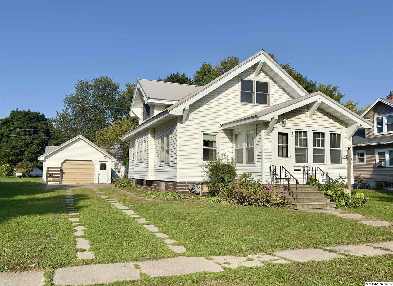 204 11th St - Photo 1