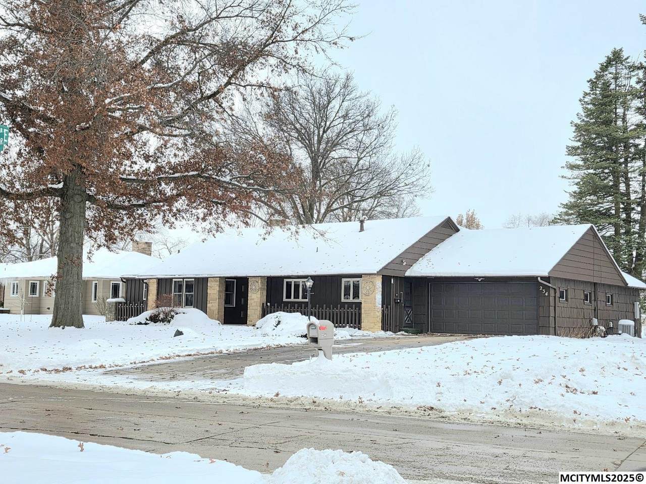 234 Willowbrook Dr - Photo 1