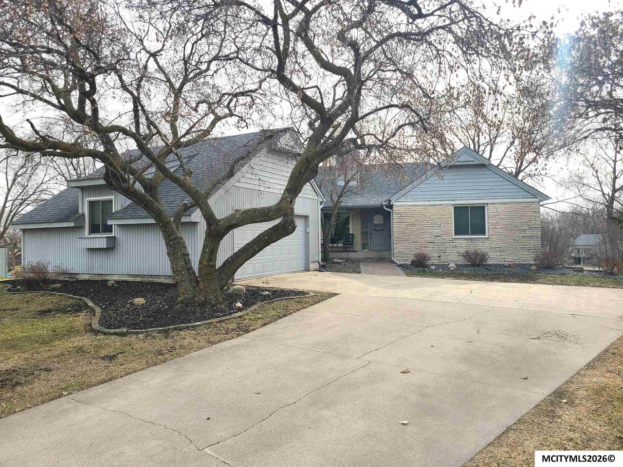 11 Knollwood Ct - Photo 1