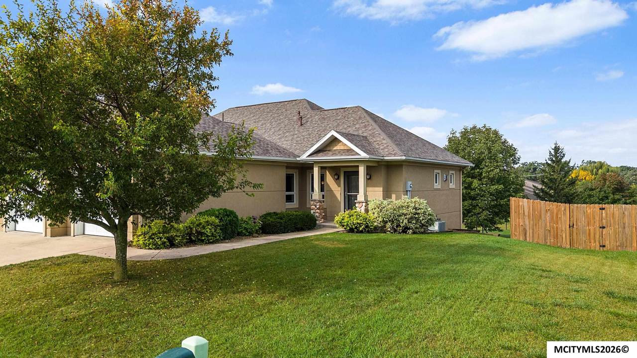 516 Lexington Dr - Photo 1