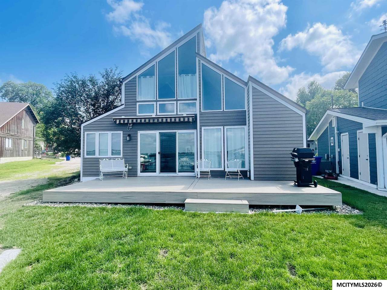 5122 Bayside Ave - Photo 1