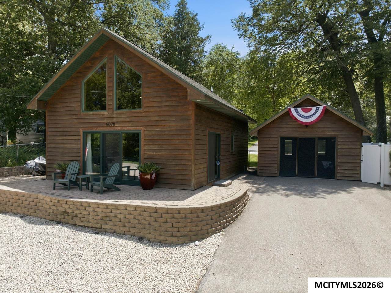 5078 Shore Dr - Photo 1