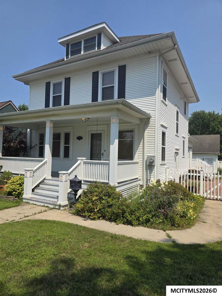 1323 S Pennsylvania - Photo 1