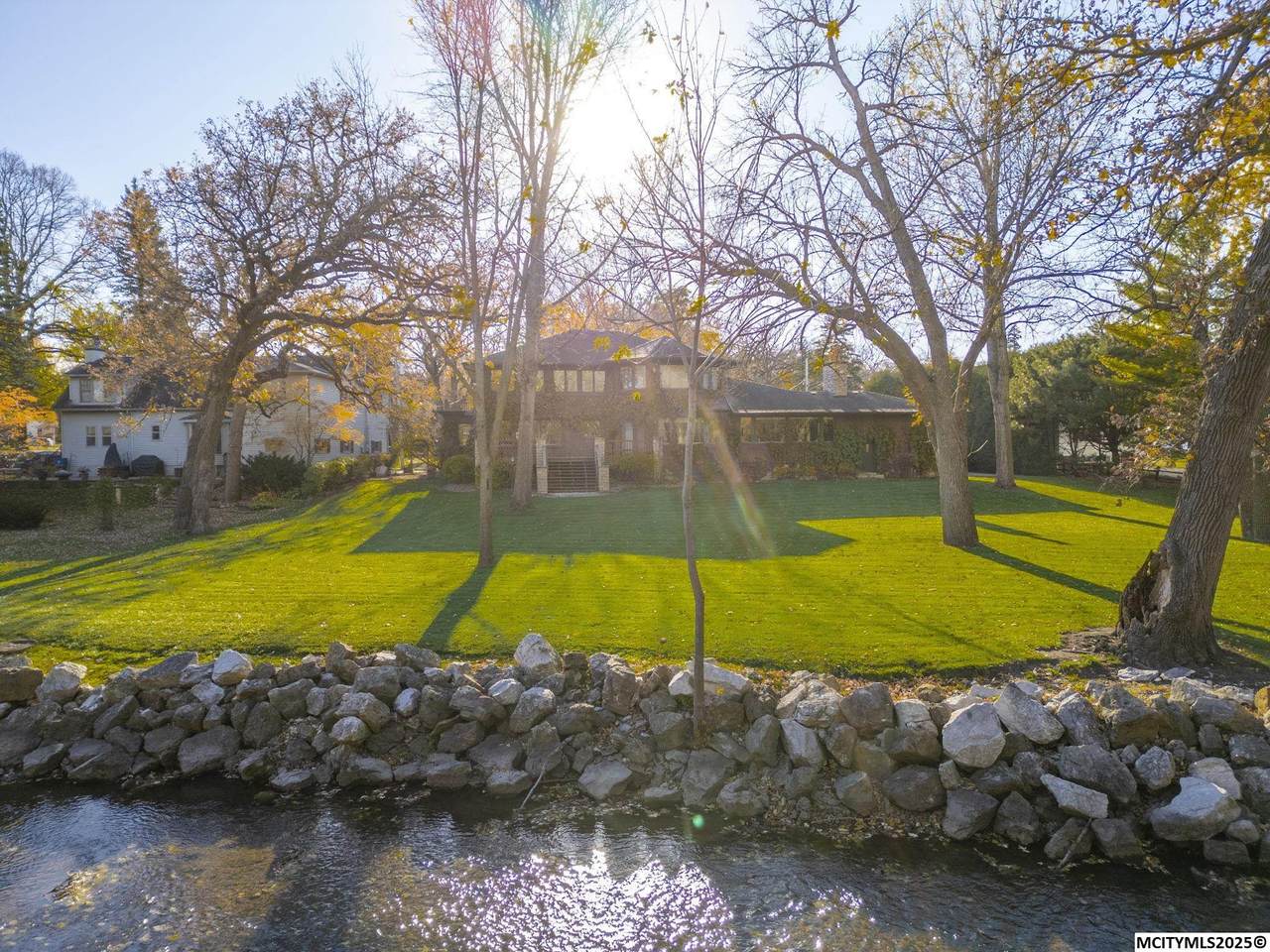 125 Crescent Dr - Photo 1