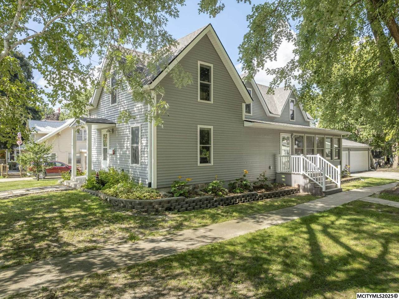 400 5th St - Photo 1