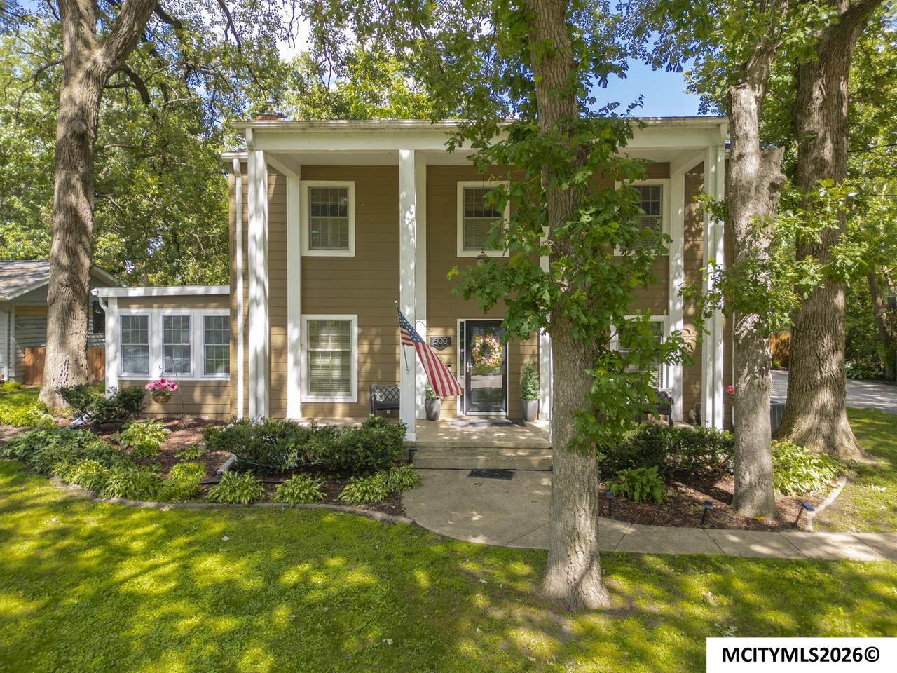 500 18th St W - Photo 1