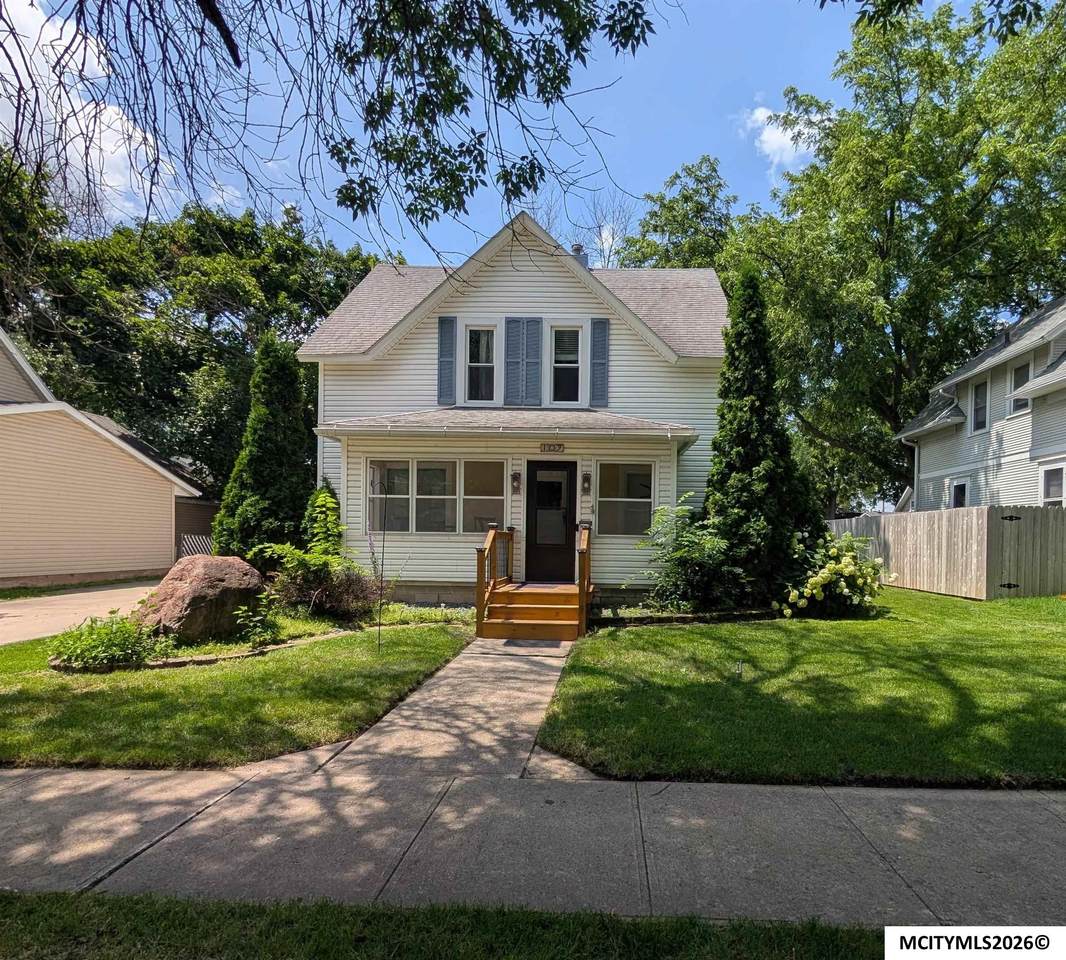109 9th St - Photo 1