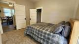 318 Walnut St - Photo 16