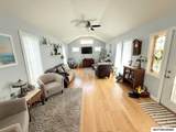 609 Massachusetts - Photo 11