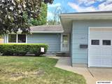 1009 Manor Dr - Photo 2