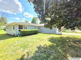 1009 Manor Dr - Photo 3