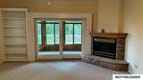 335 Pennsylvania Ave - Photo 4