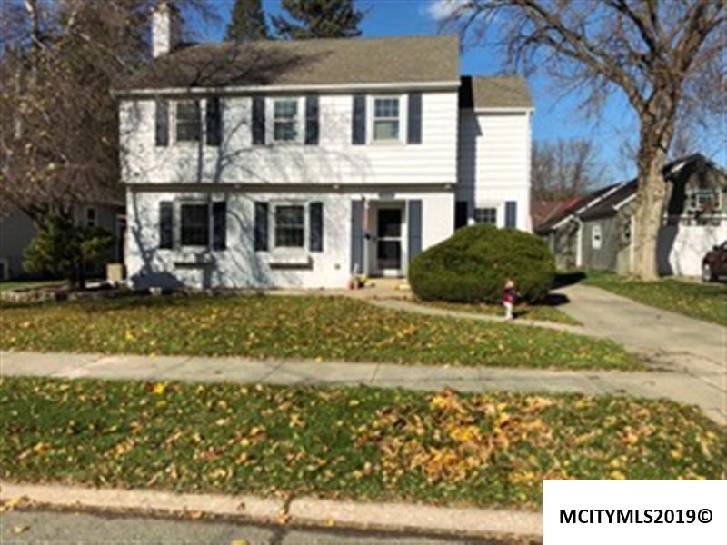 1040 3rd Nw - Photo 1