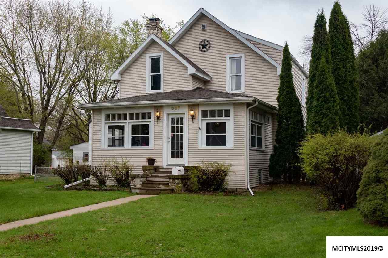907 Jefferson - Photo 1