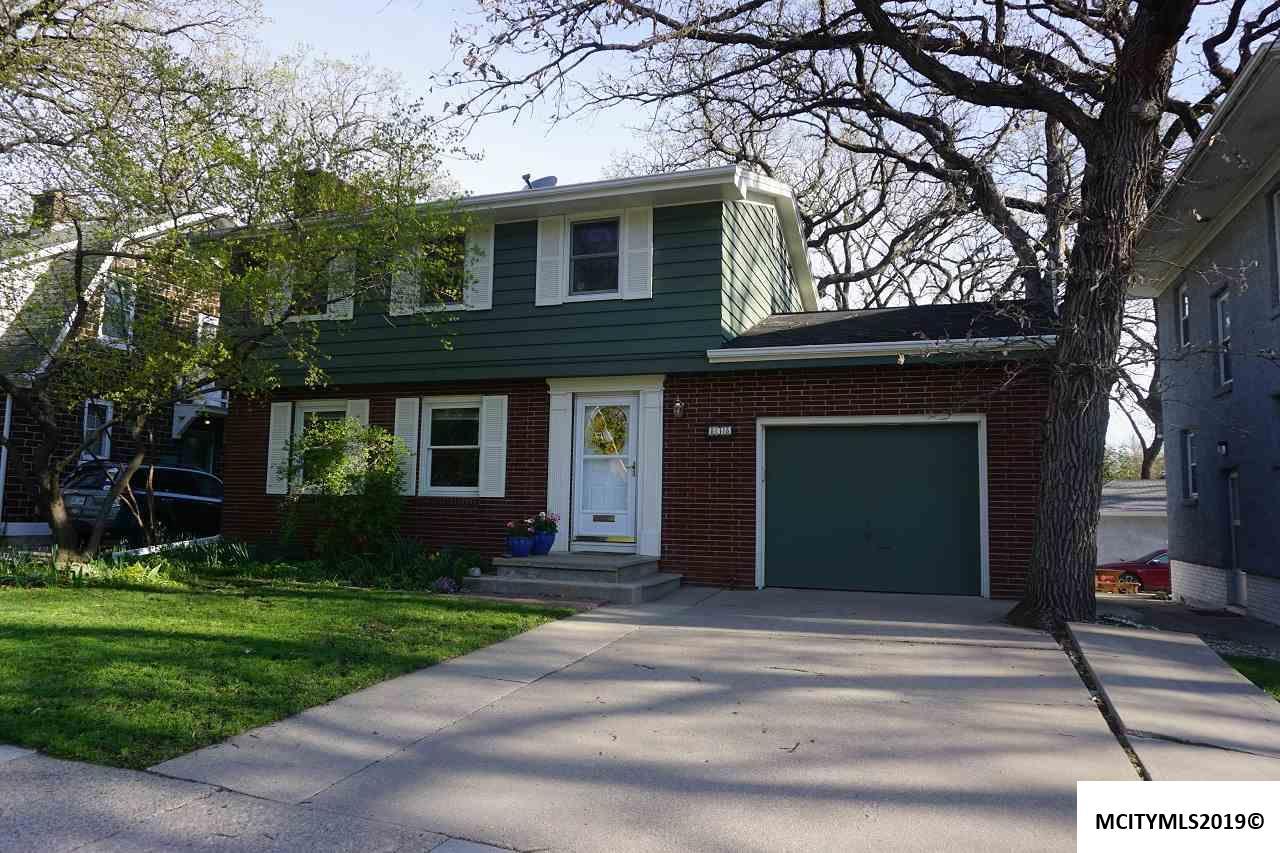 838 1st Nw - Photo 1