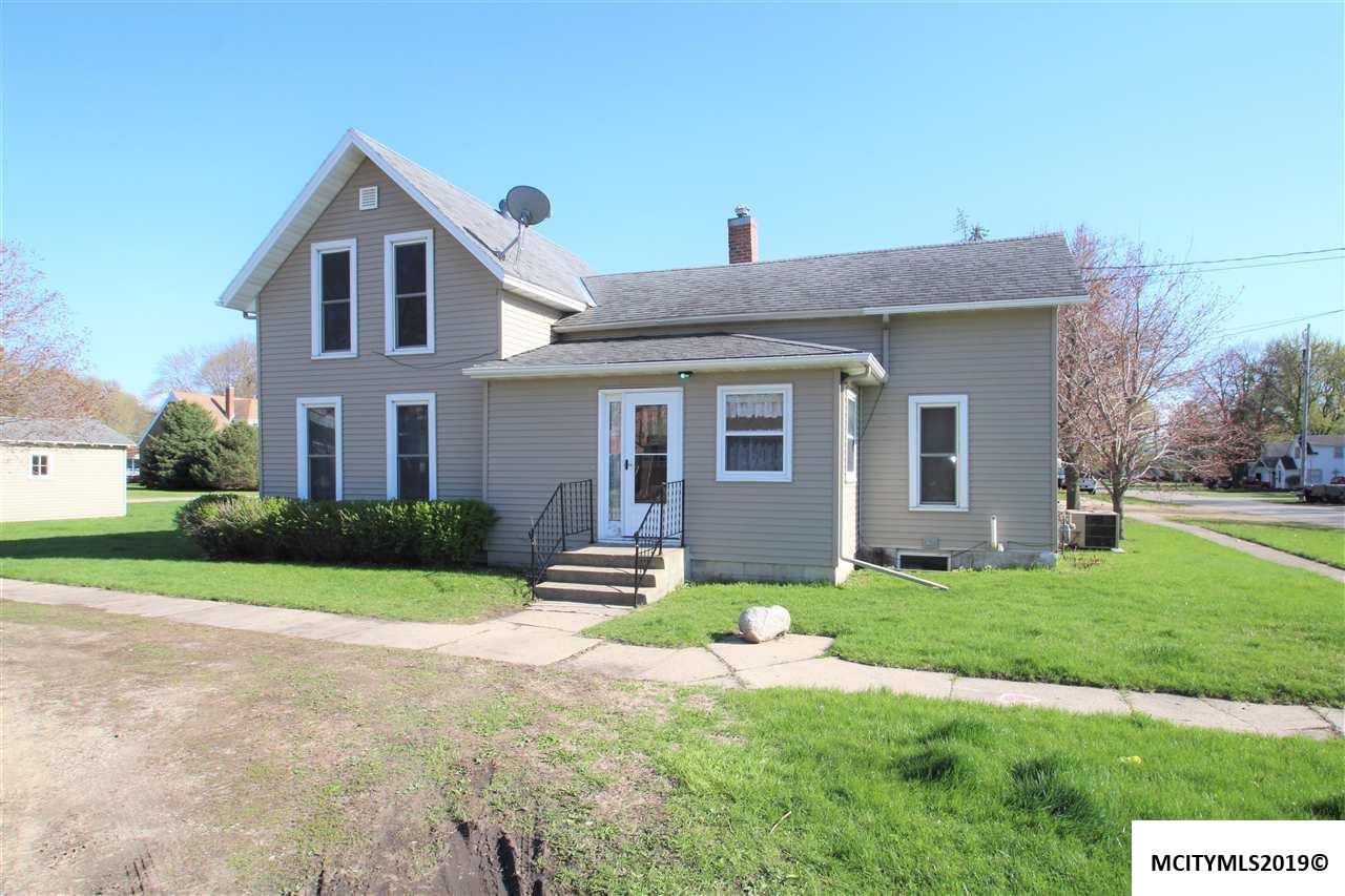 223 Sherman St - Photo 1