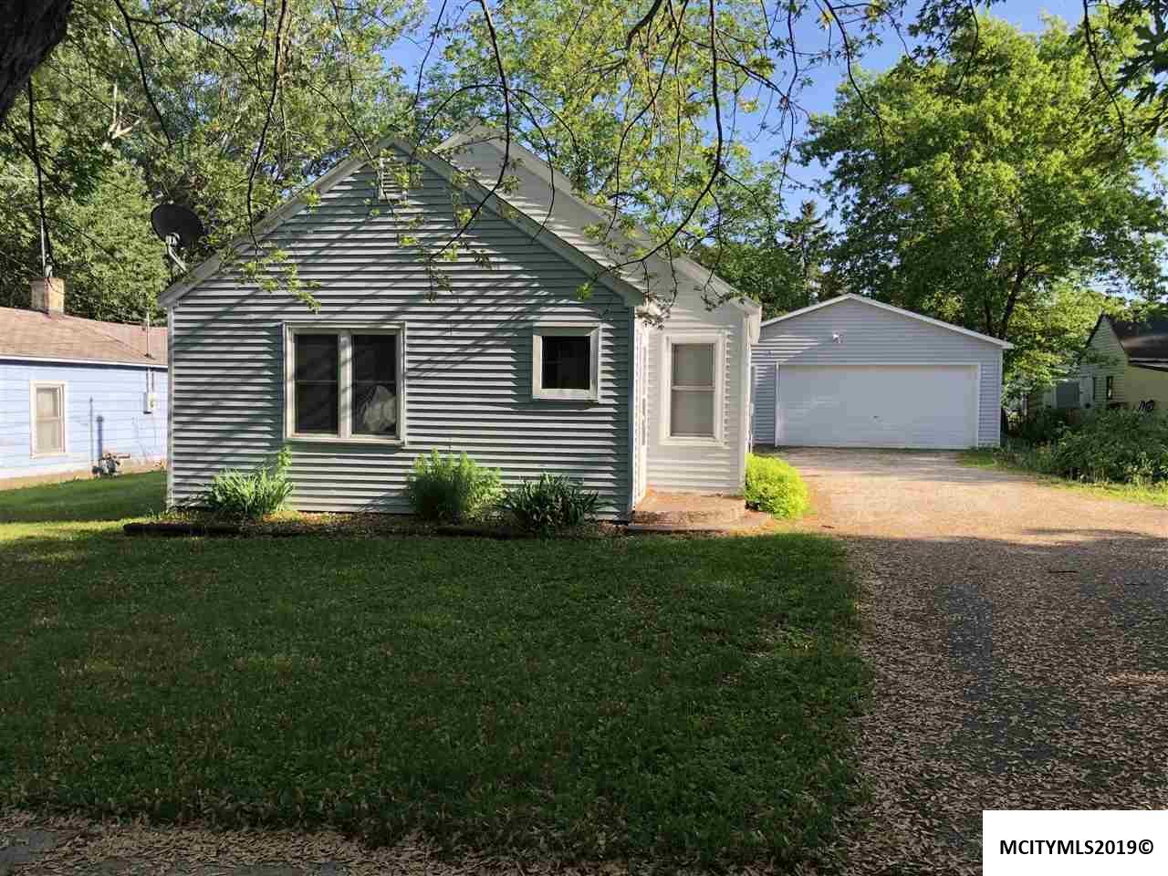 325 North St - Photo 1