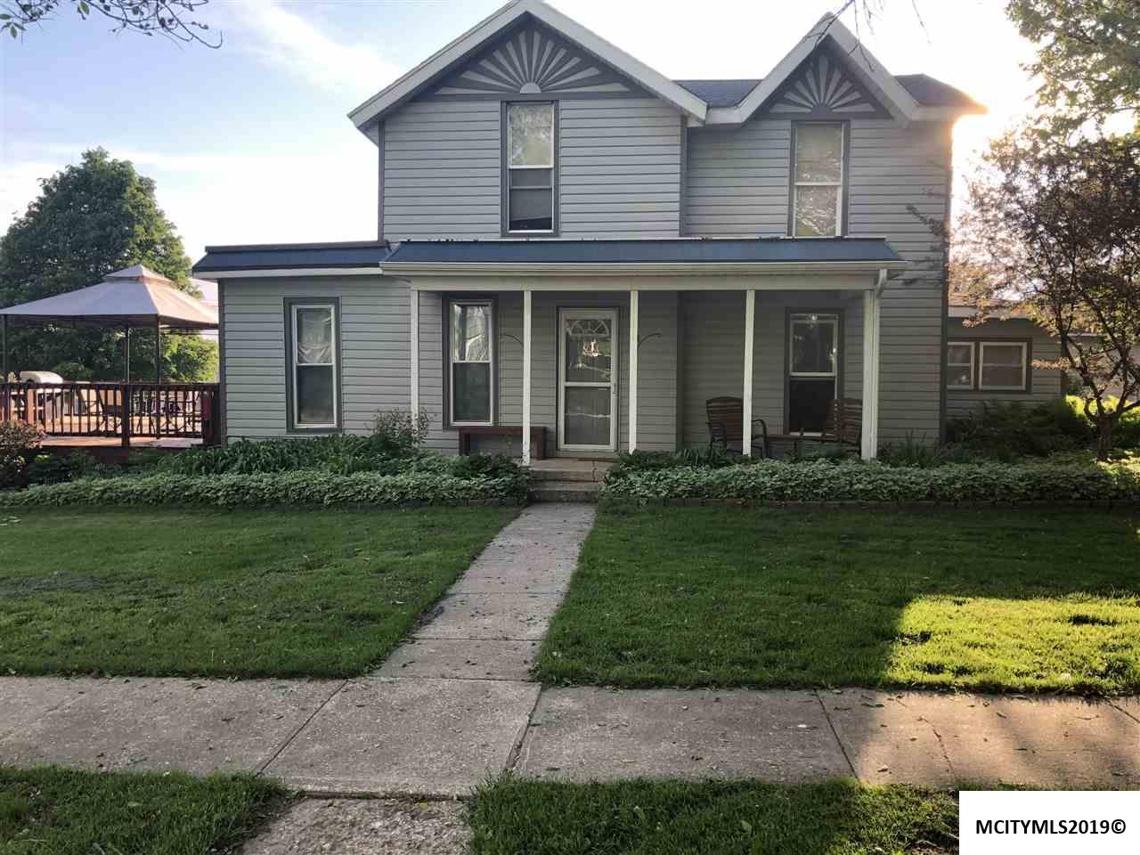 112 Iowa Ave - Photo 1