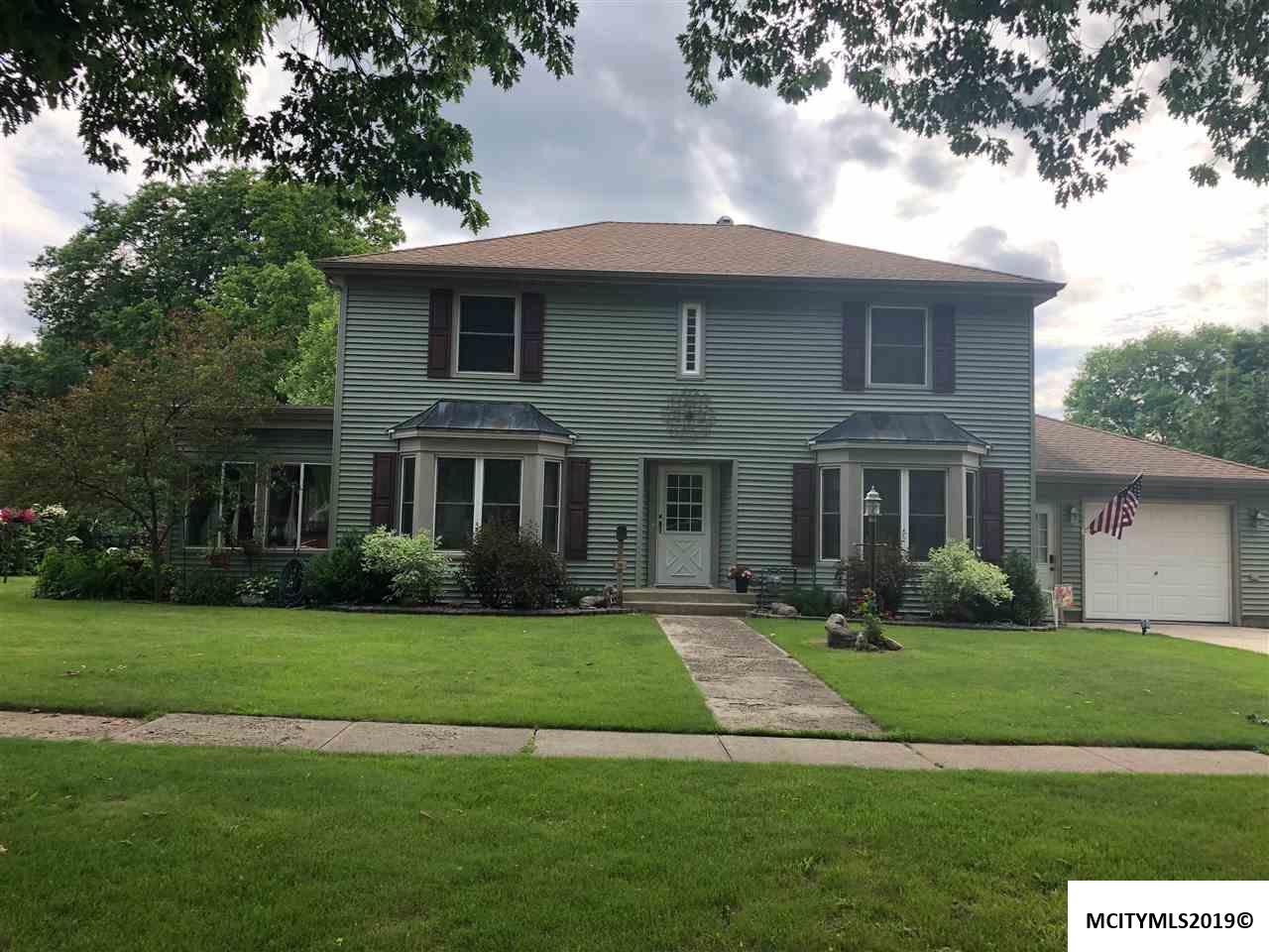 206 7th St N - Photo 1