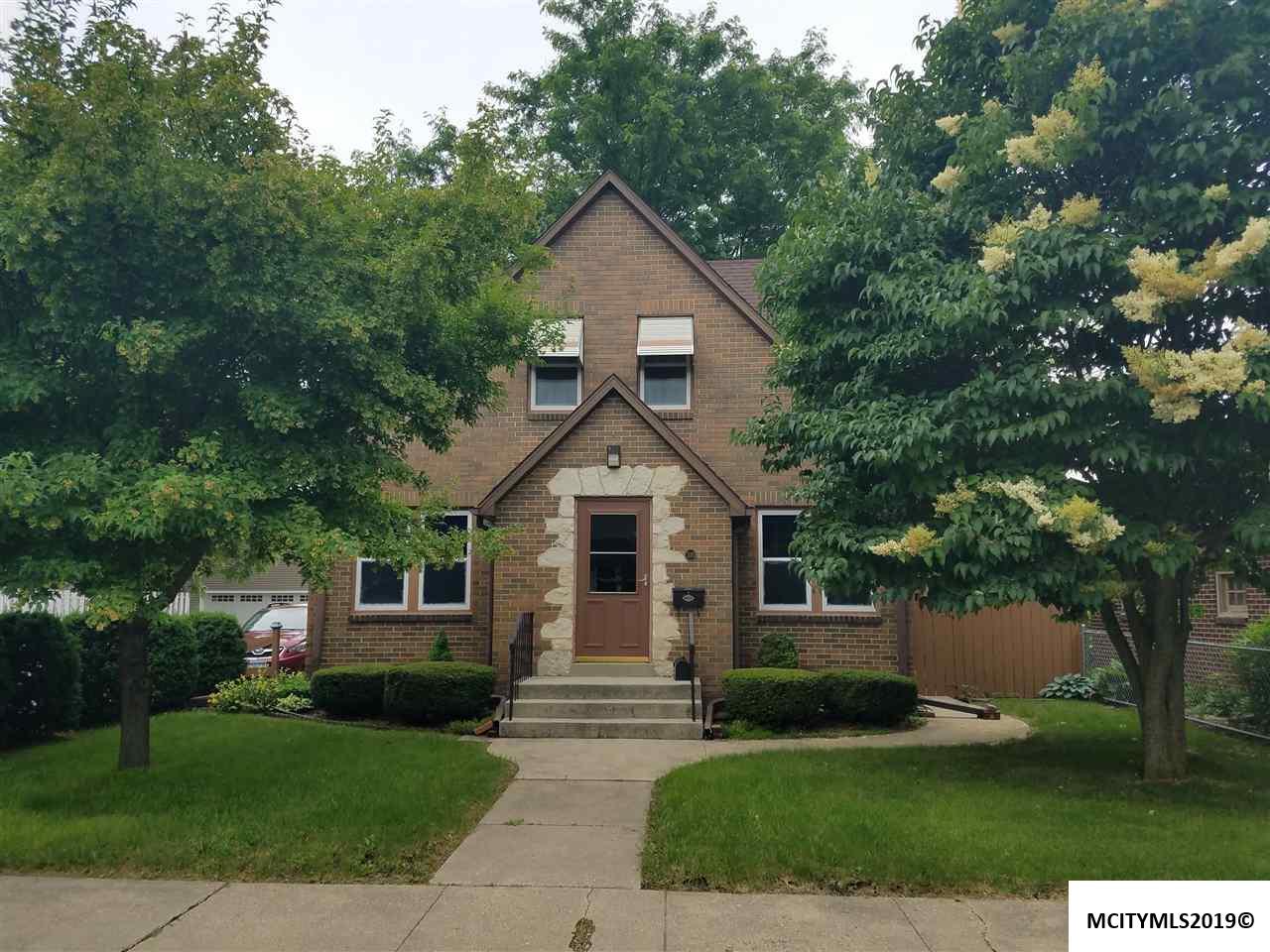 310 9th Nw - Photo 1