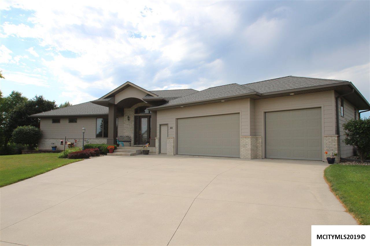 140 Pebble Creek Dr - Photo 1