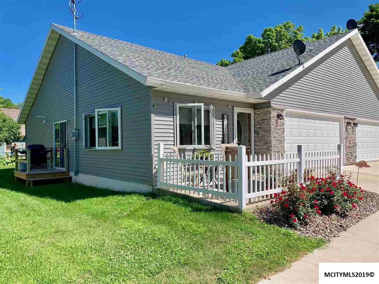 101 B 6th St - Photo 1